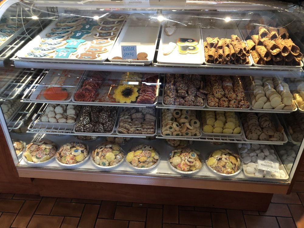 Traub's Bakery: 1020 Lincoln Avenue, Prospect Park, PA 19076